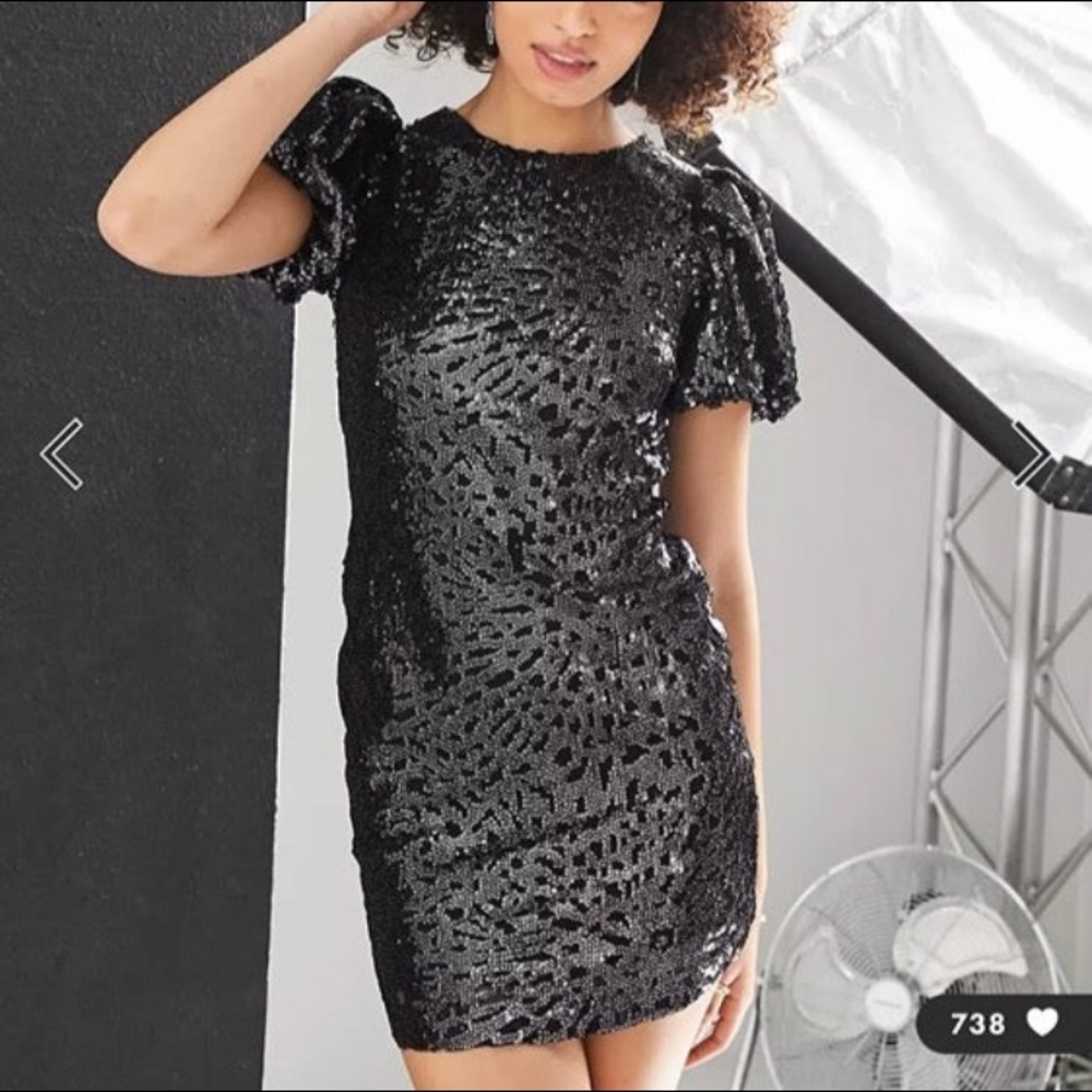 TopShop puff sleeve sequin mini dress in silver and black Size 2 and 4